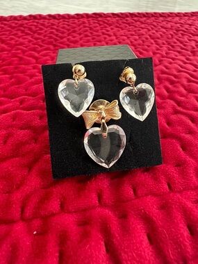 AVON Gold Bow Pin & Clear Heart Earrings Set